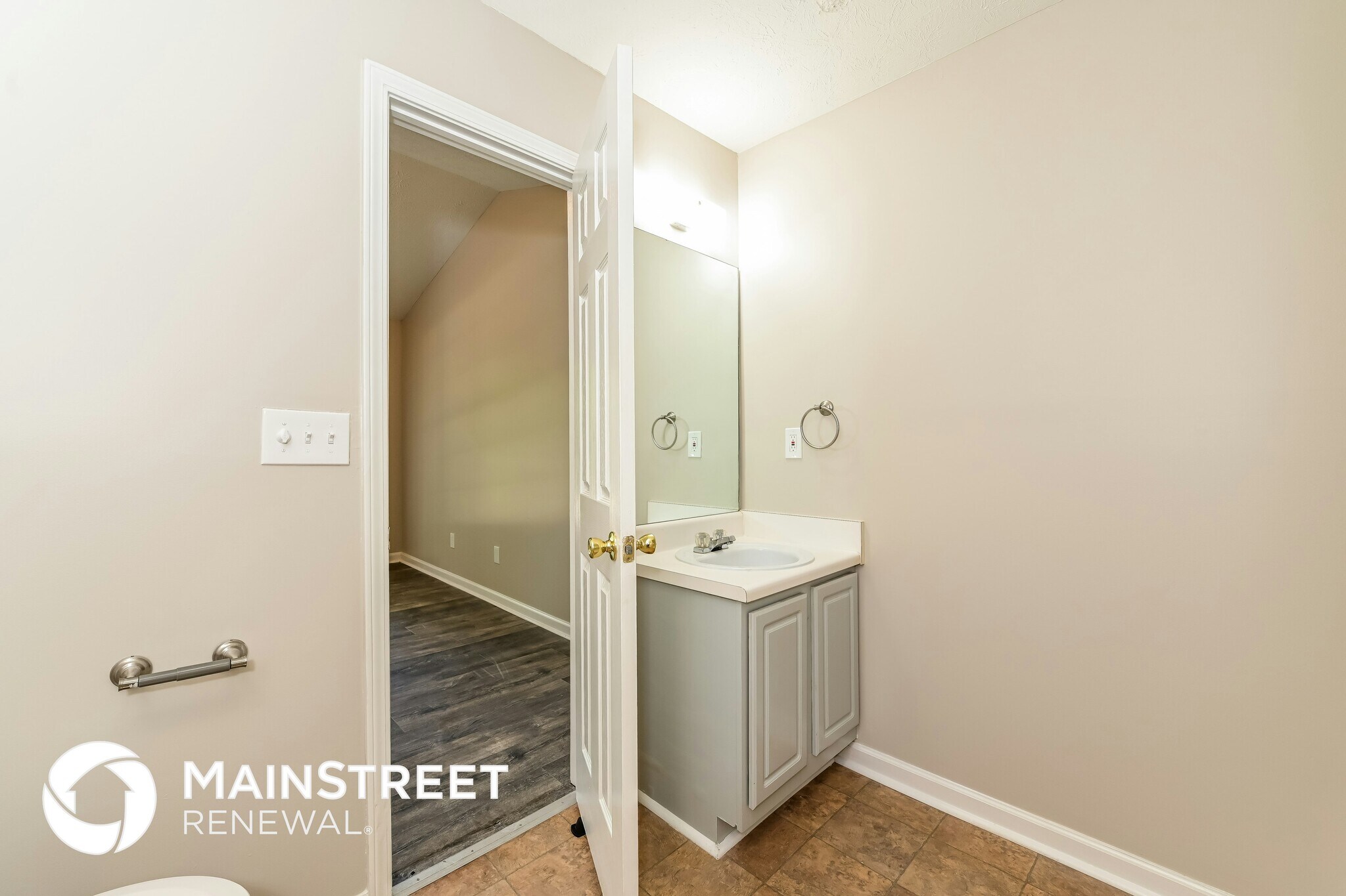 Building Photo - 107 Live Oak Dr