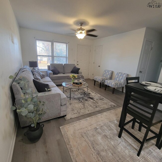 Building Photo - 1309 Harvey Dr