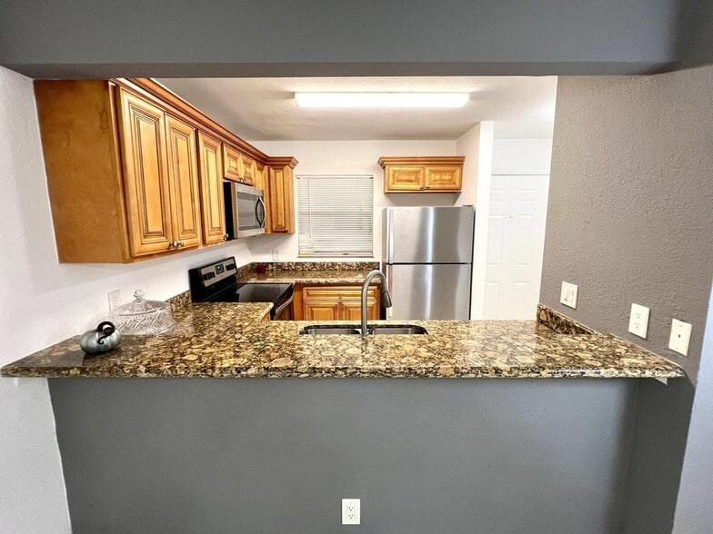 Building Photo - 1581 Balfour Point Dr