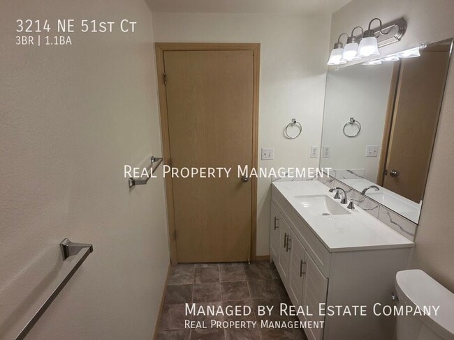 Building Photo - 3214 NE 51st Ct