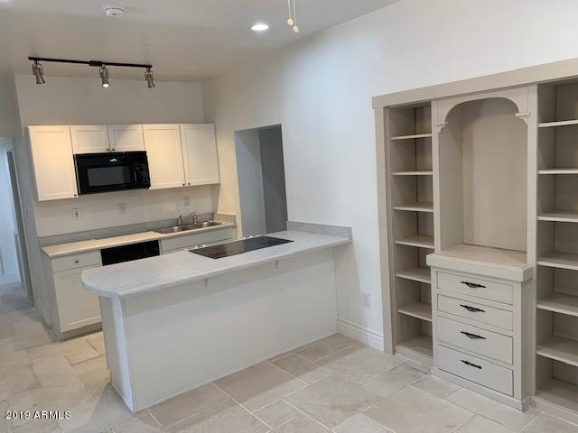 Building Photo - 702 S 1st St