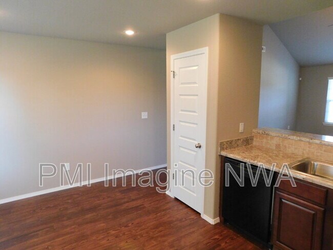 Building Photo - 1142 S Gentle Valley Dr