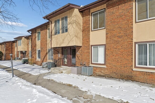 Building Photo - 827 194th St