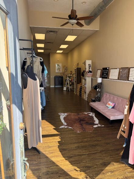 Building Photo - 172 S Maple St