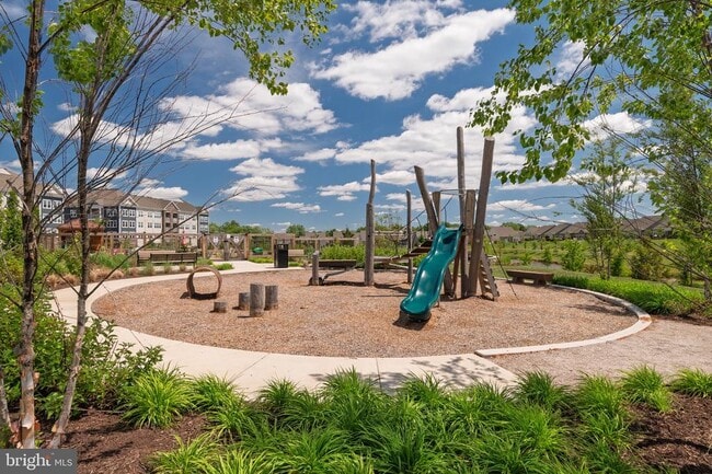 Building Photo - 21630 Hawksbill High Cir