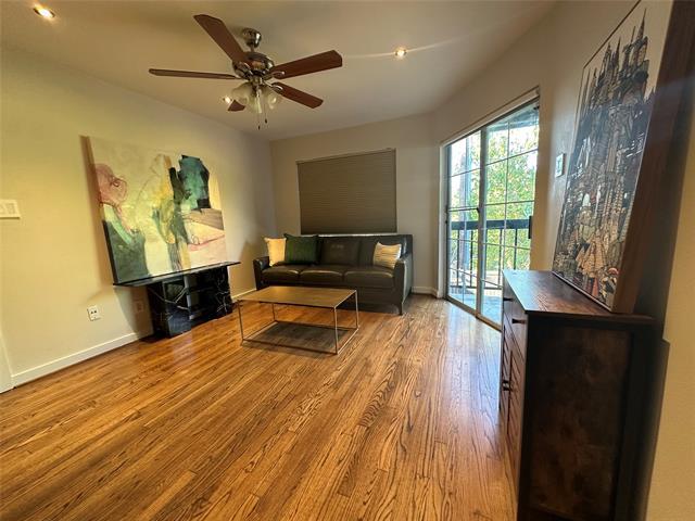 Building Photo - 18333 Roehampton Dr