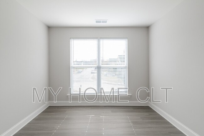 Building Photo - 3646 Trull St