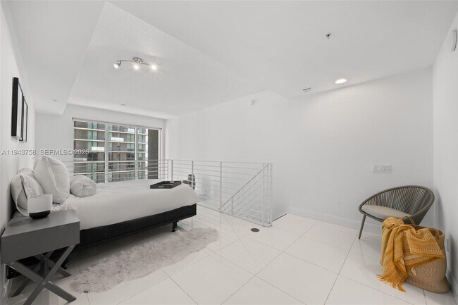 Building Photo - 60 SW 13th St