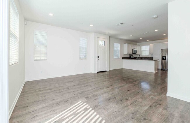 Building Photo - Modern, Move-In Ready Home with Attached 2-Car Garage