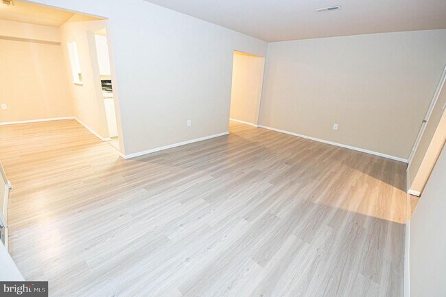 Building Photo - 800 College Ln