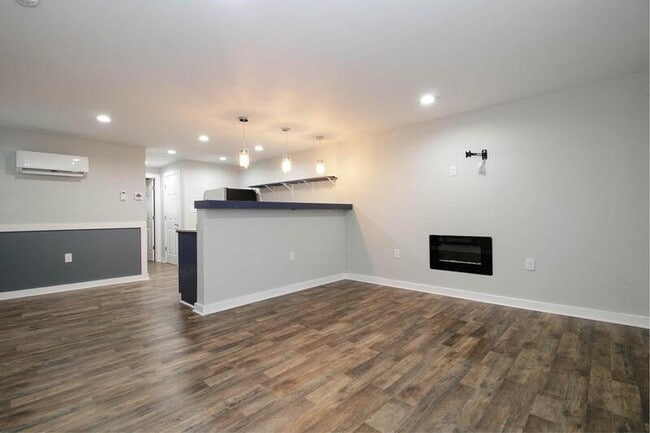 Building Photo - 510 Diuguid St