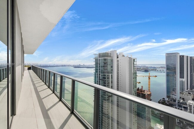 Building Photo - 480 NE 31st St