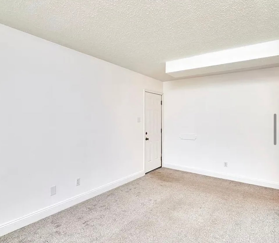 Building Photo - 285 Mount Everest Dr