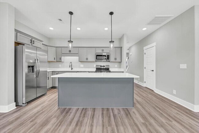 Building Photo - 1505 Jonathan Wade Cir