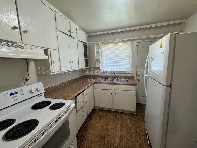 Building Photo - 2713 Normandy St
