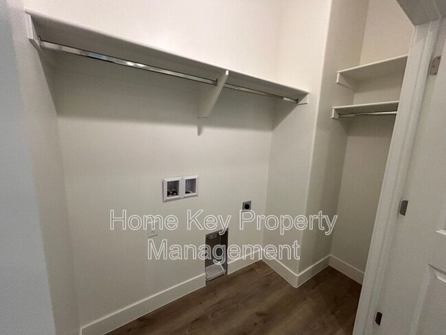 Building Photo - 1549 Mead Ln