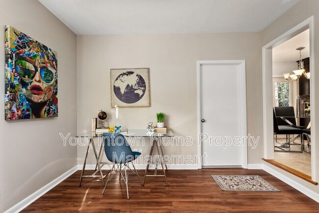 Building Photo - 2883 Fantasy Ln