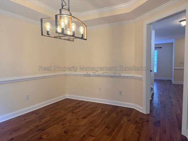 Building Photo - 305 Holly Thorn Trace