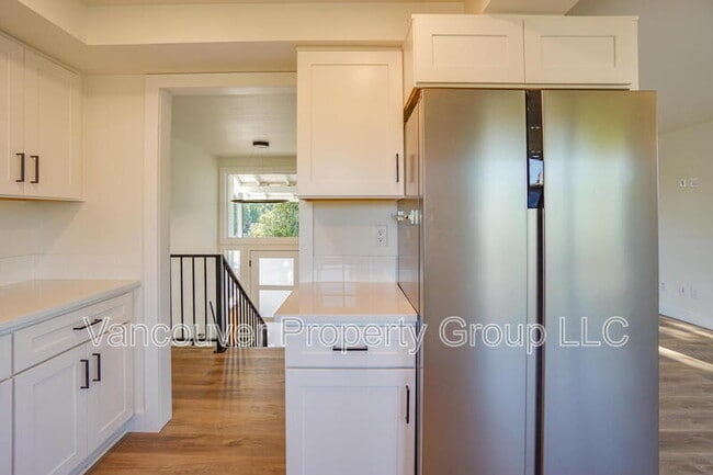 Building Photo - 819 SE Olympia Dr