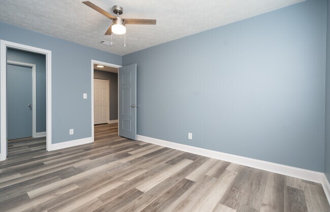 Building Photo - 7560 Taylor Rd