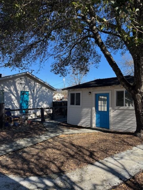Building Photo - 1320 Fair Way
