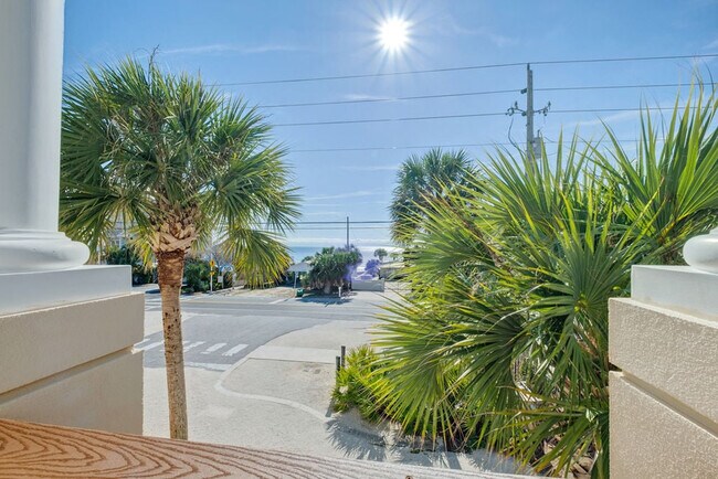 Building Photo - 22022 Front Beach Rd