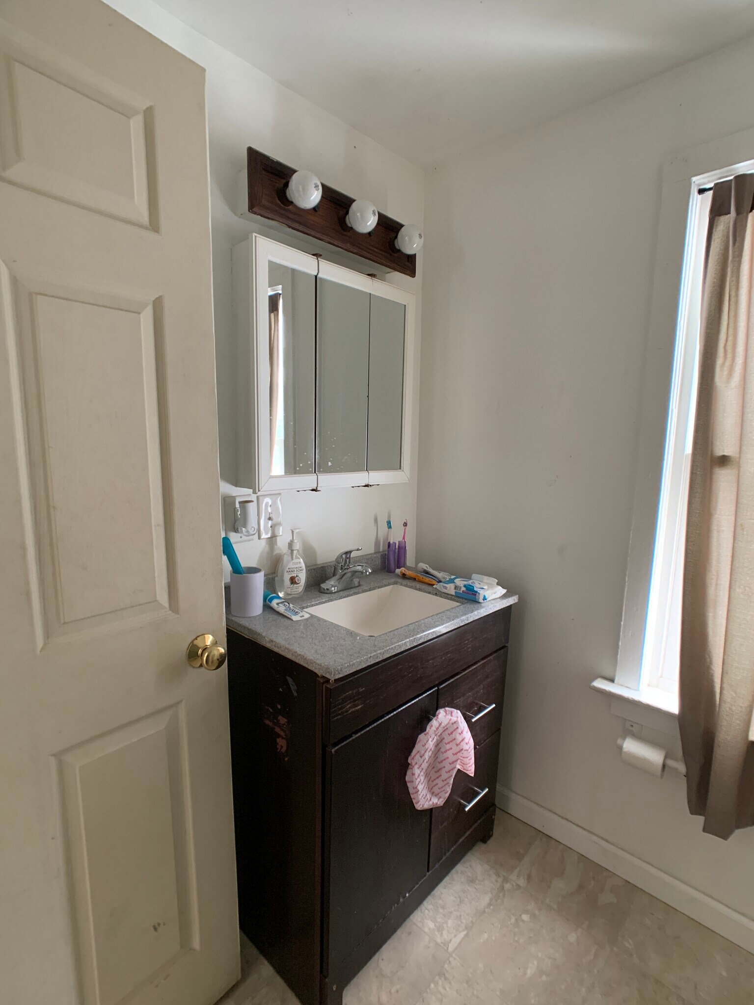 Hall bathroom-2 - 35 S Chestnut St