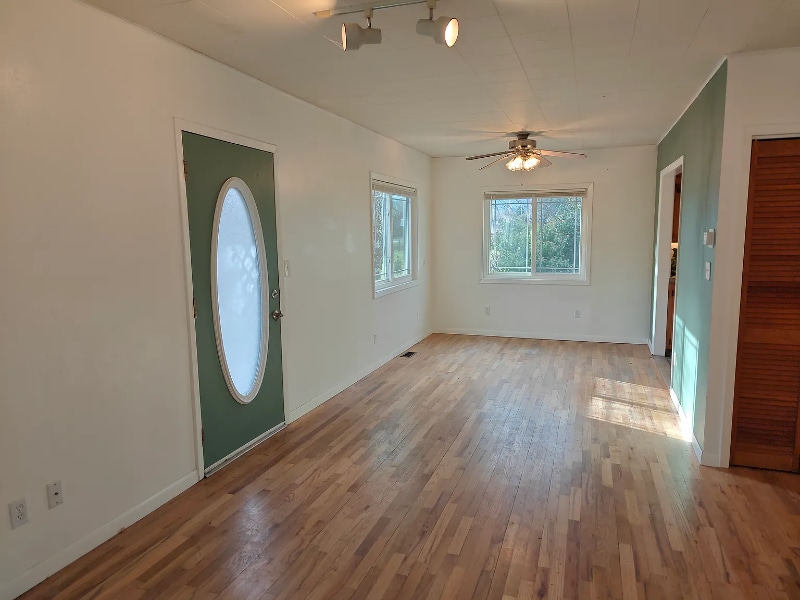 Building Photo - 405 NW Lewisburg Ave