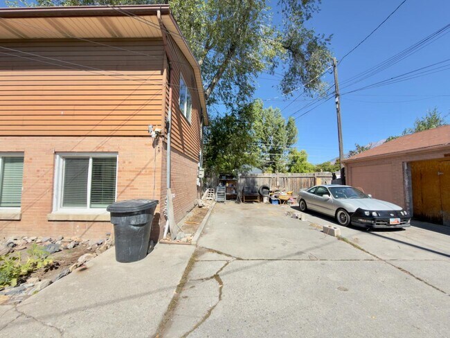 Building Photo - 173 S 900 W