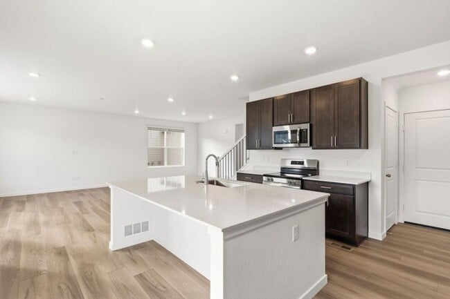 Building Photo - 4322 Fellows Dr