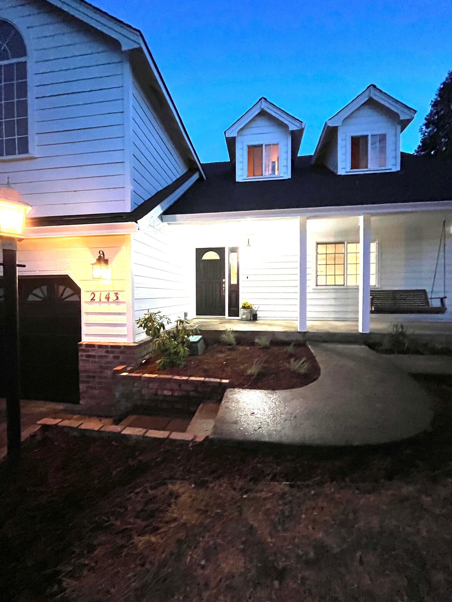Front porch - 2143 SE Douglas Ave