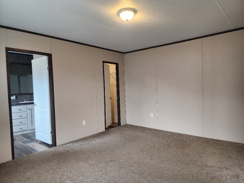 Building Photo - 1269 N Adkins Hill Rd