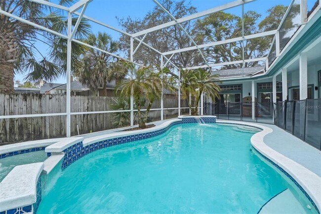 Building Photo - 1608 Imperial Palm Dr