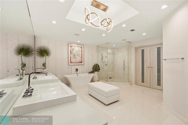 Building Photo - 17301 Biscayne Blvd