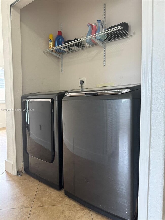 Building Photo - 2875 W 72nd Terrace