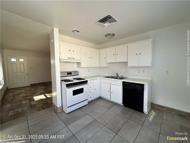 Building Photo - 7078 Forest Vista St