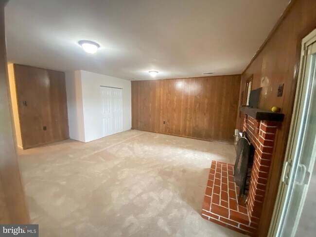 Building Photo - 12116 Stallion Ct