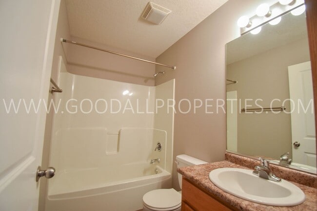 Building Photo - Pleasant Hill Townhome with 2-Car Garage, Walk-In Closets & Deck