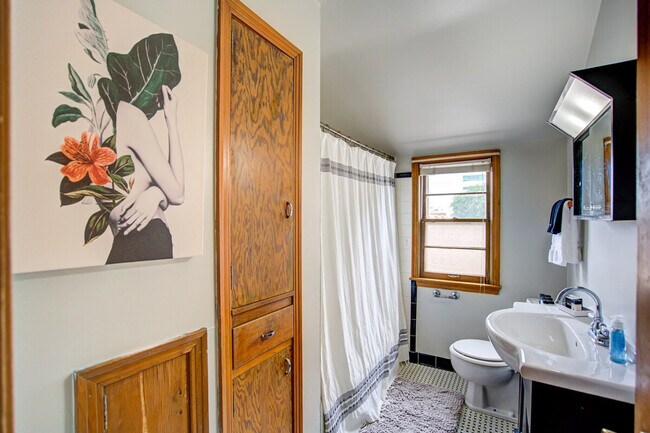 Building Photo - 3120 S 30th St