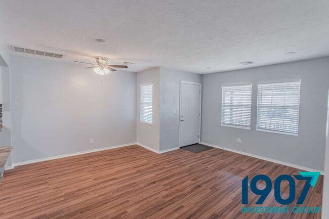 Building Photo - Charming & Updated 3-Bedroom Home in Moore...