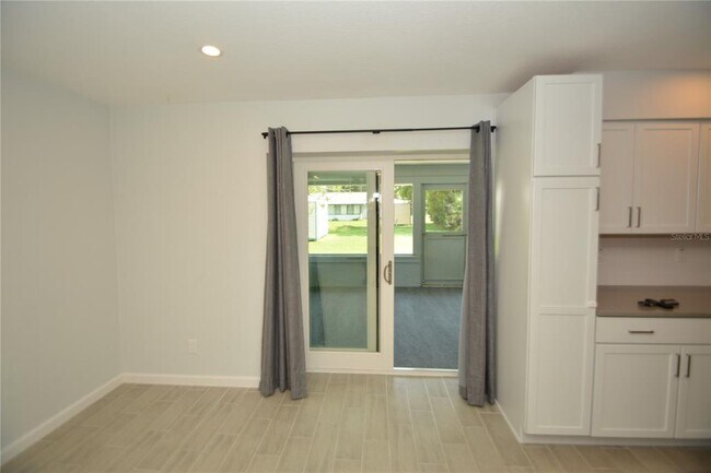Building Photo - 14 Bolling Ln