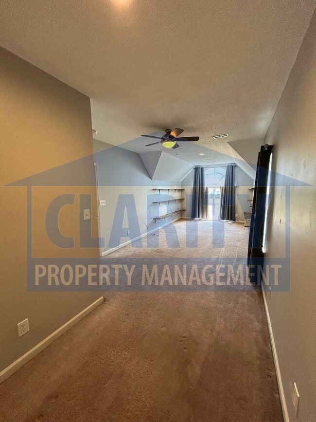 Building Photo - Three bedroom home in a quiet neighborhood!