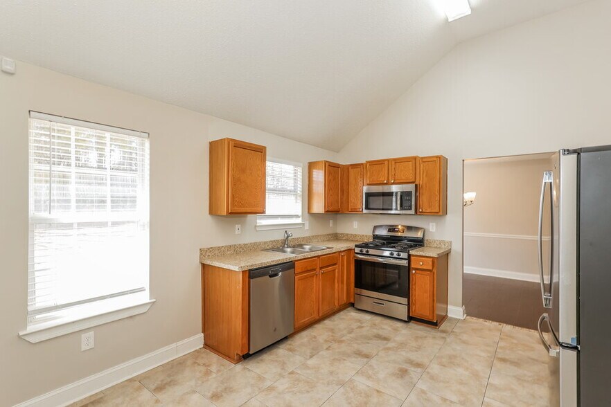 Building Photo - 10635 Misty Meadows Dr