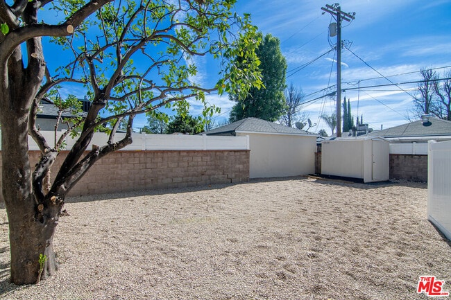 Building Photo - 17638 Welby Way