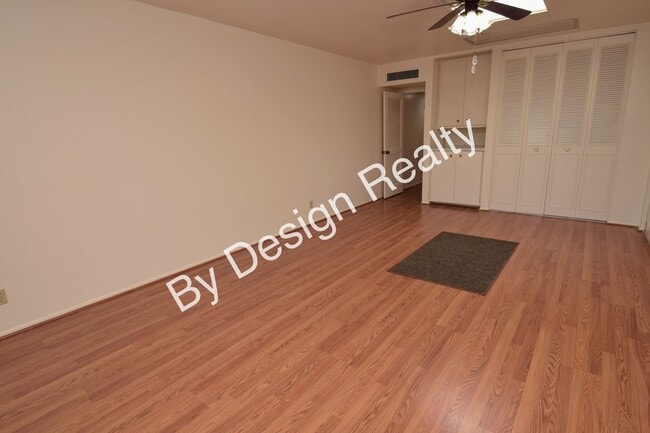 Building Photo - 55+ Townhome for Rent - Spacious 3BR/2BA w...