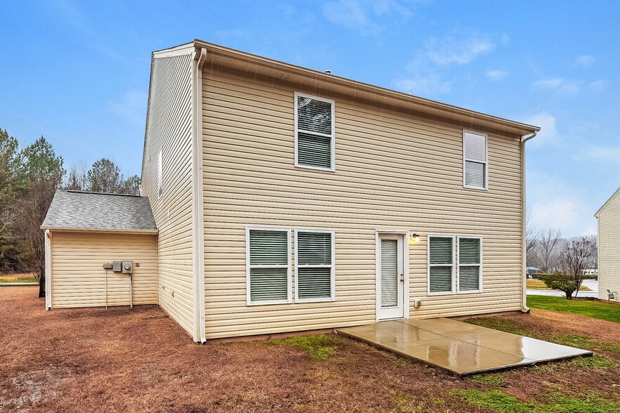 Building Photo - 9622 Fernspray Rd