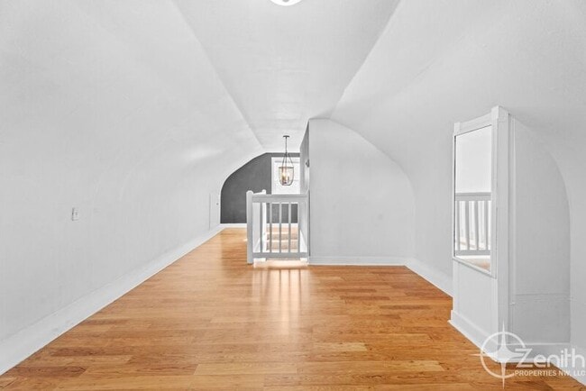 Building Photo - 427 I St