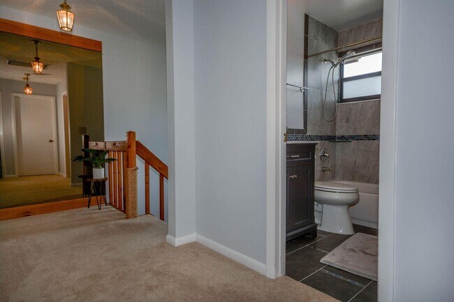 Building Photo - 122 Sherwood Cir