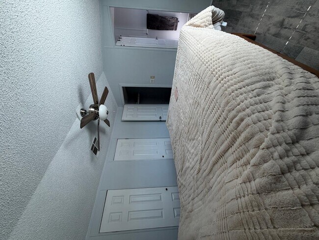 Building Photo - 142 Maryvale Dr