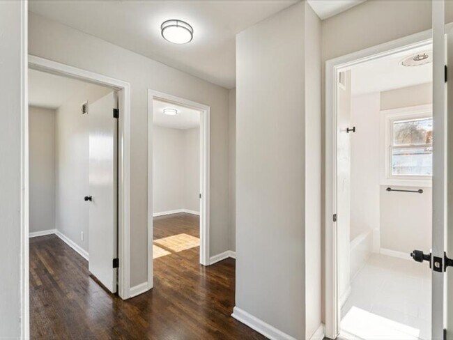 Building Photo - 411 W 46th St